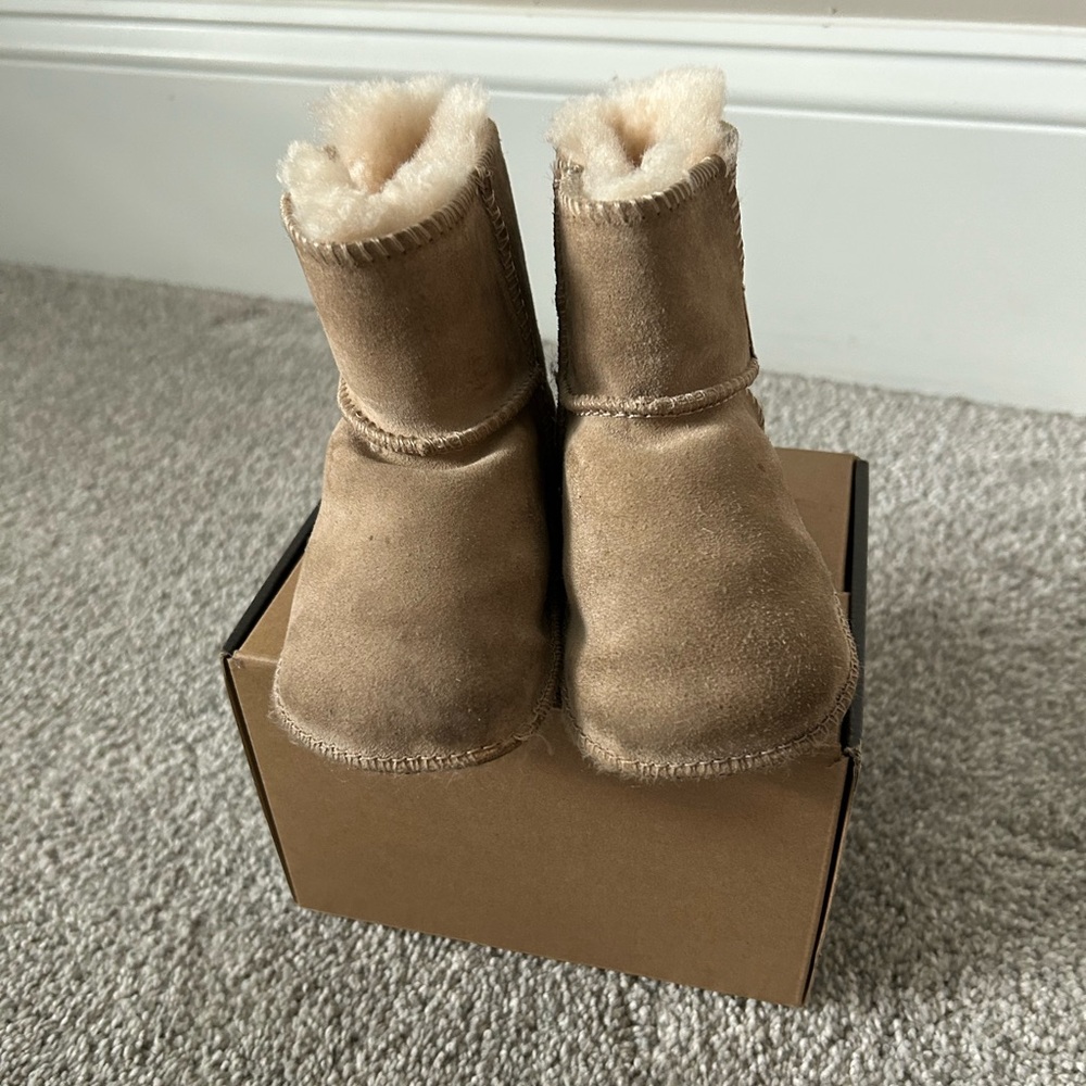 Infant Medium UGG